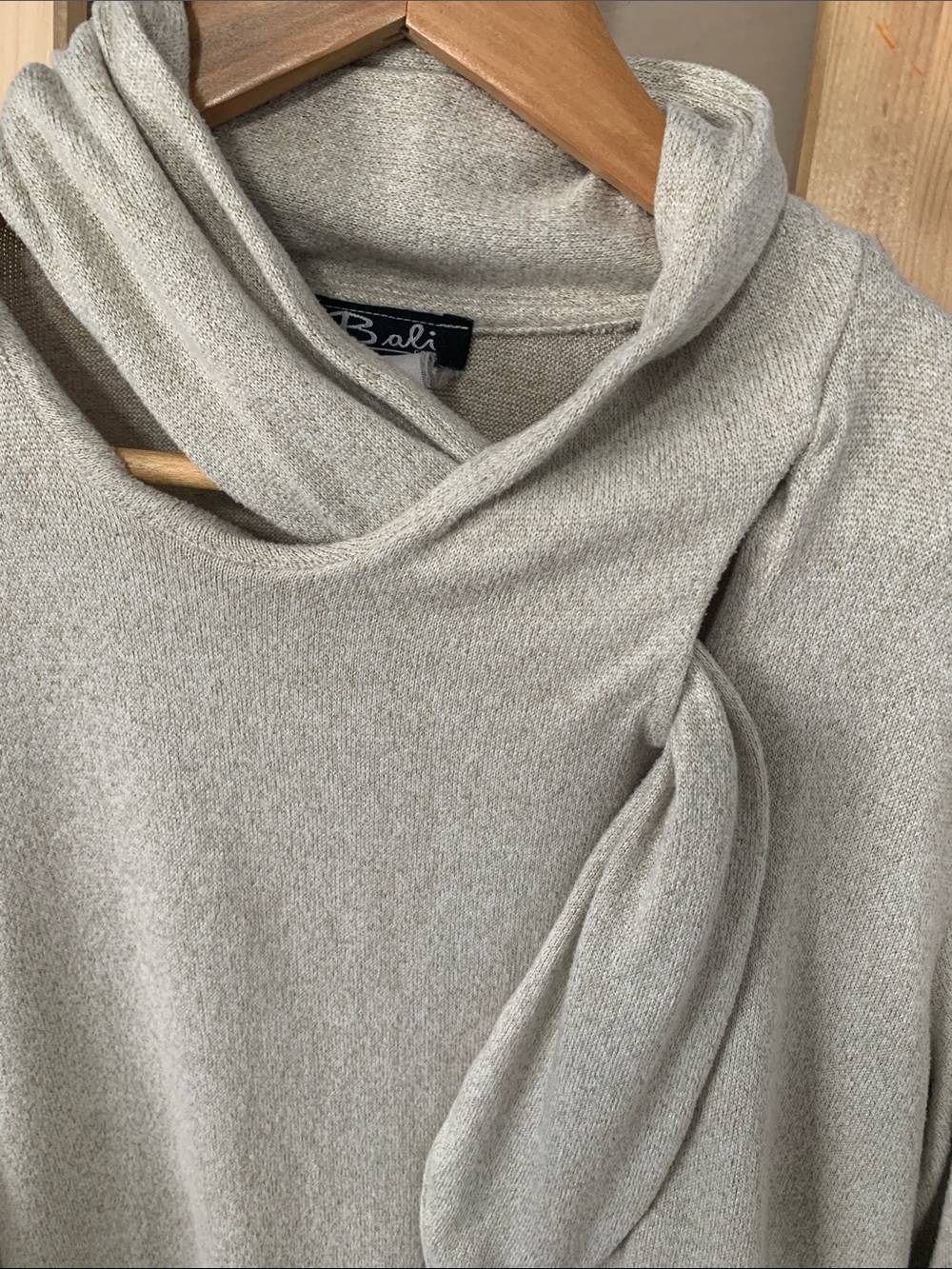 Bali Cream Knit Pullover with Branded Neck Label - Picture 4 of 8